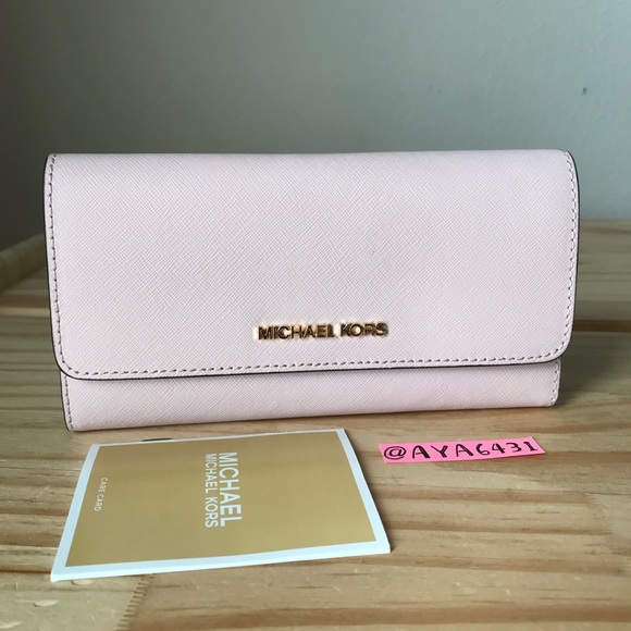 Michael Kors Wallet🎈🎈 - Picture 2 of 6